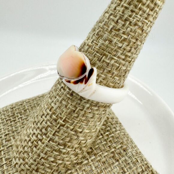 Vintage Heart Shell Ring Beachy Chic Retro Glam Vacation Unique Gift Ocean - Picture 3 of 11
